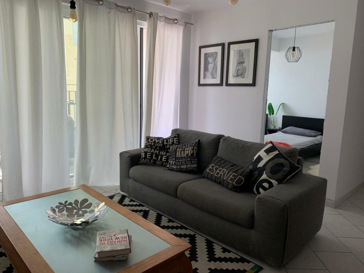 Spacious Seaview Sliema Apt, Steps From Valletta Ferry Exterior foto